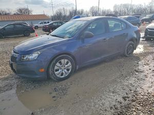 Chevrolet Cruze LS 1.8L 4 2013