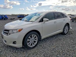 Toyota Venza LE 2.7L 4 2014