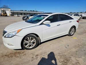 Hyundai Sonata SE 2.4L 4 2013
