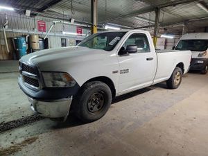 RAM 1500 ST 5.7L 8 2015
