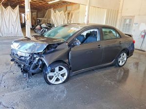 Toyota Corolla BASE 1.8L 4 2013