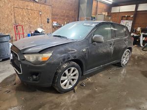 Mitsubishi Outlander ES 2.0L 4 2014