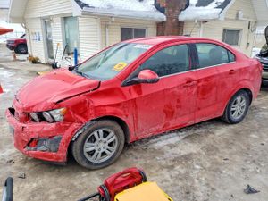 Chevrolet Aveo (Sonic) LT 1.8L 4 2015