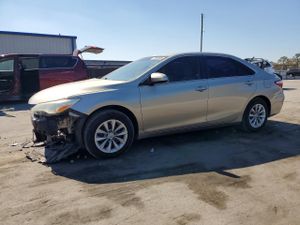 Toyota Camry LE 2.5L 4 2015
