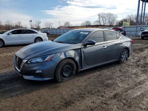 Nissan Altima S 2.5L 4 2020