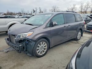 Toyota Sienna XLE 3.5L 6 2015