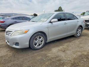 Toyota Camry BASE 2.5L 4 2010