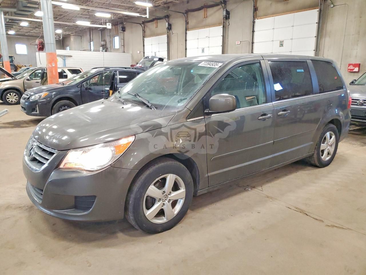 Volkswagen Routan SE 3.8L 6 2010