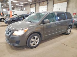 Volkswagen Routan SE 3.8L 6 2010