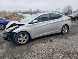 Hyundai Elantra GLS 1.8L 4 2013