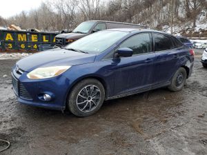 Ford Focus SE 2.0L 4 2012