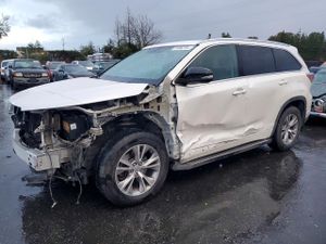 Toyota Highlander 3.5L 6 2015