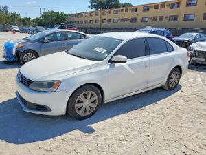 Volkswagen Jetta SE 2.5L 5 2013