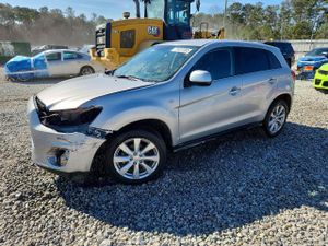 Mitsubishi Outlander SE 2.0L 4 2013