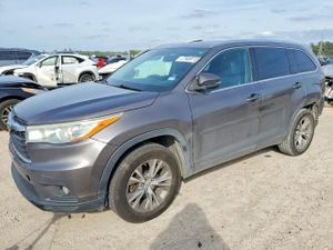 Toyota Highlander XLE 3.5L 6 2015