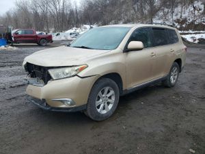 Toyota Highlander BASE 2.7L 4 2011