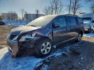 Toyota Sienna 3.5L 6 2013