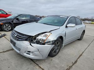 Nissan Altima BASE 2.5L 4 2010