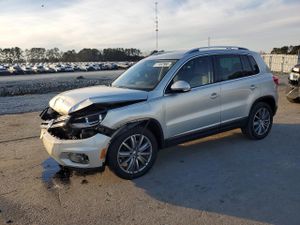 Volkswagen Tiguan S 2.0L 4 2012