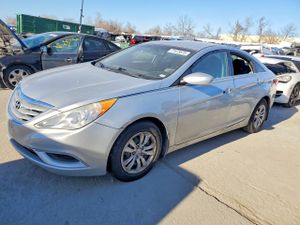Hyundai Sonata GLS 2.4L 4 2013