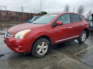 Nissan Rogue S 2.5L 4 2013