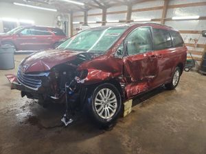 Toyota Sienna XLE 3.5L 6 2013