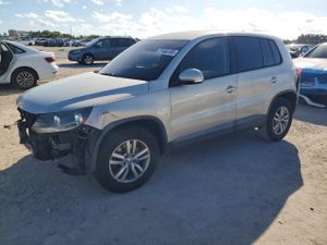 Volkswagen Tiguan S 2.0L 4 2012