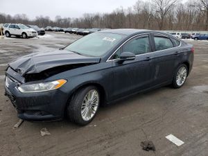 Ford Fusion SE 2.0L 4 2014