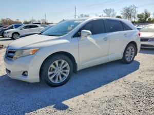 Toyota Venza LE 2.7L 4 2014