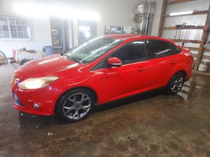 Ford Focus SE 2.0L 4 2013