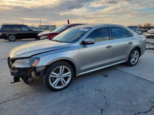 Volkswagen Passat SEL 2.0L 4 2014