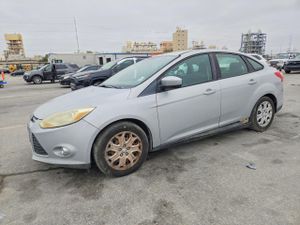 Ford Focus SE 2.0L 4 2012