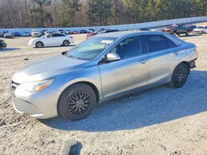 Toyota Camry LE 2.5L 4 2015