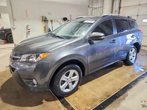 Toyota Rav4 XLE 2.5L 4 2014