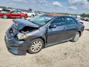 Toyota Corolla BASE 1.8L 4 2010