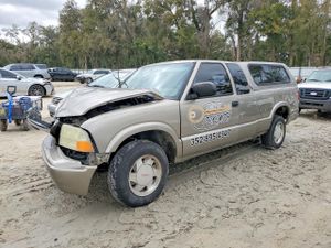 GMC Sonoma 2.2L 4 2003