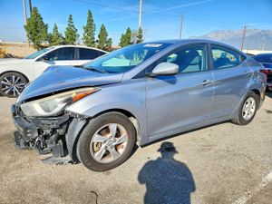 Hyundai Elantra SE 1.8L 4 2015