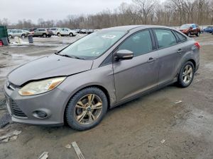 Ford Focus SE 2.0L 4 2014