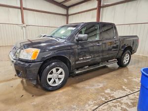 Nissan Titan S 5.6L 8 2014