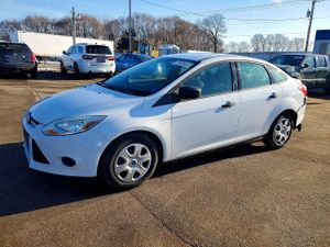 Ford Focus S 2.0L 4 2012