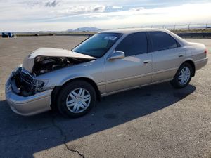 Toyota Camry LE 3.0L 6 2001