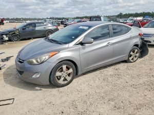Hyundai Elantra GLS 1.8L 4 2013