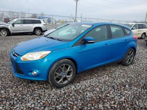 Ford Focus SE 2.0L 4 2013