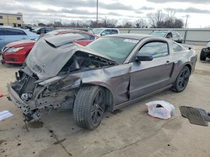 Ford Mustang 3.7L 6 2014