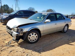 Toyota Camry LE 2.2L 4 2001