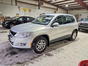 Volkswagen Tiguan S 2.0L 4 2011