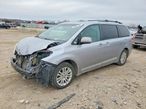 Toyota Sienna XLE 3.5L 6 2012