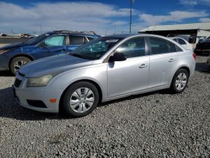 Chevrolet Cruze LS 1.8L 4 2012
