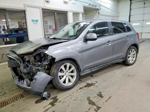 Mitsubishi Outlander ES 2.4L 4 2015