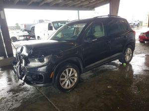 Volkswagen Tiguan S 2.0L 4 2015